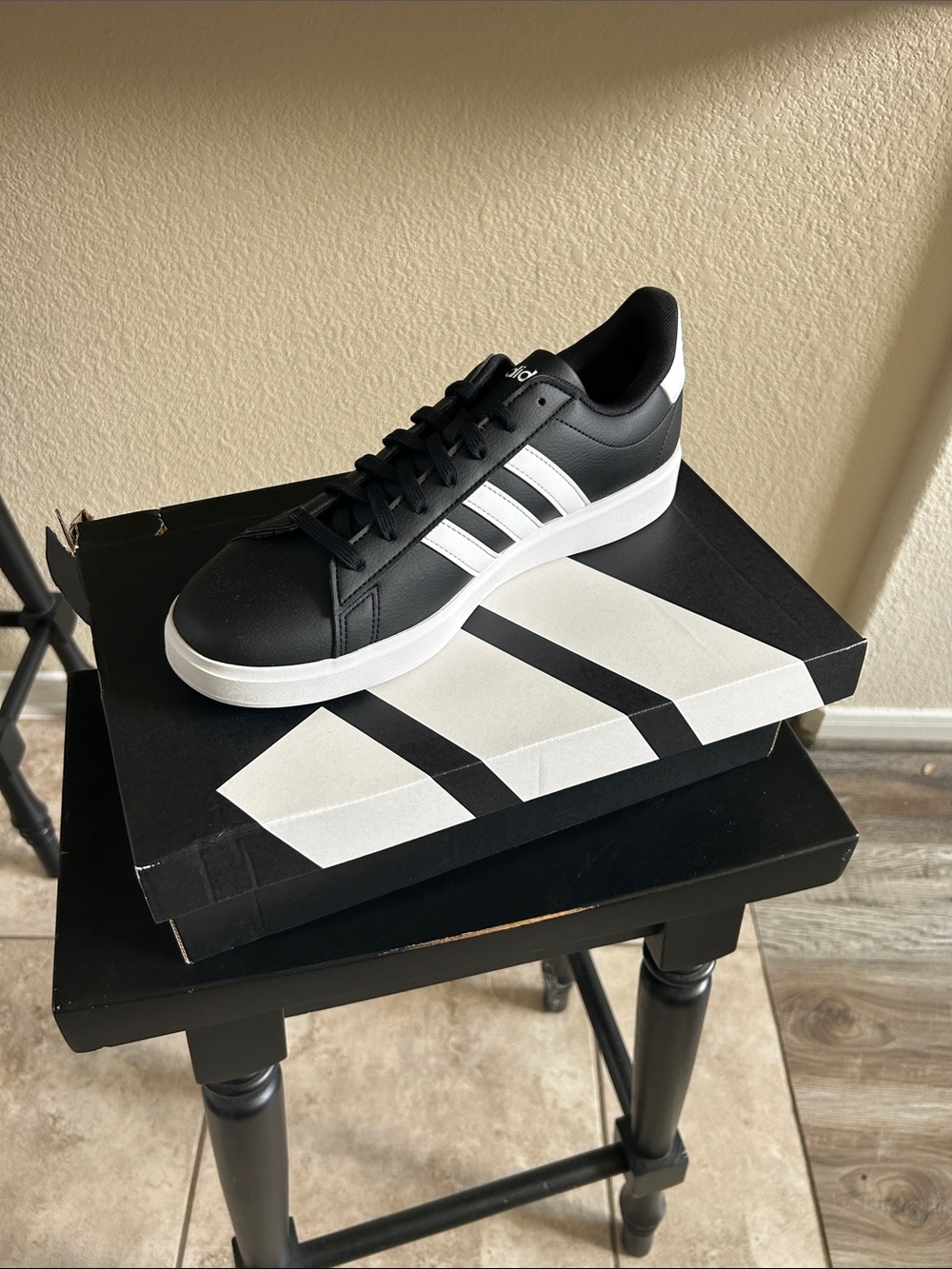 NIB adidas Black and White Low-Top Sneaker 11.5